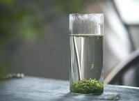 中國(guó)茶葉的三大類： 綠茶、紅茶、烏龍茶